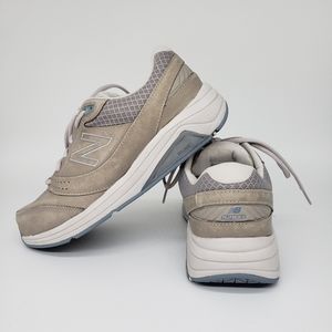 womens tennis shoes with roll bar